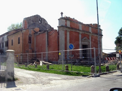 la chiesa di Disvetro dopo il terremoto