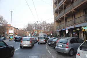 Traffico in Via Giardini